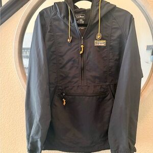 L.L. Bean Women’s Large Black Windbreaker